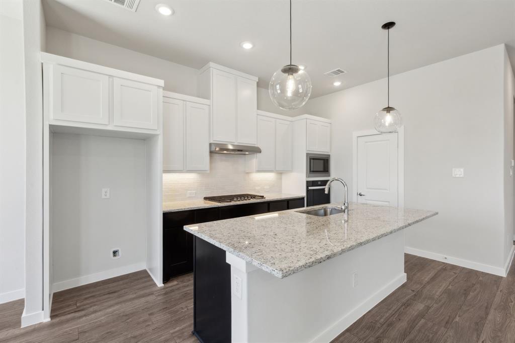 Property Photo: 3470 Heritage Place TX 75082