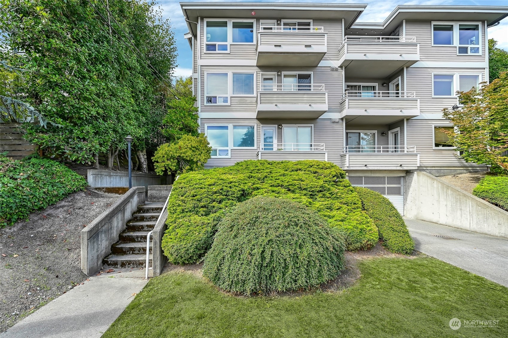Property Photo: 1511 14th Avenue S 103 WA 98144