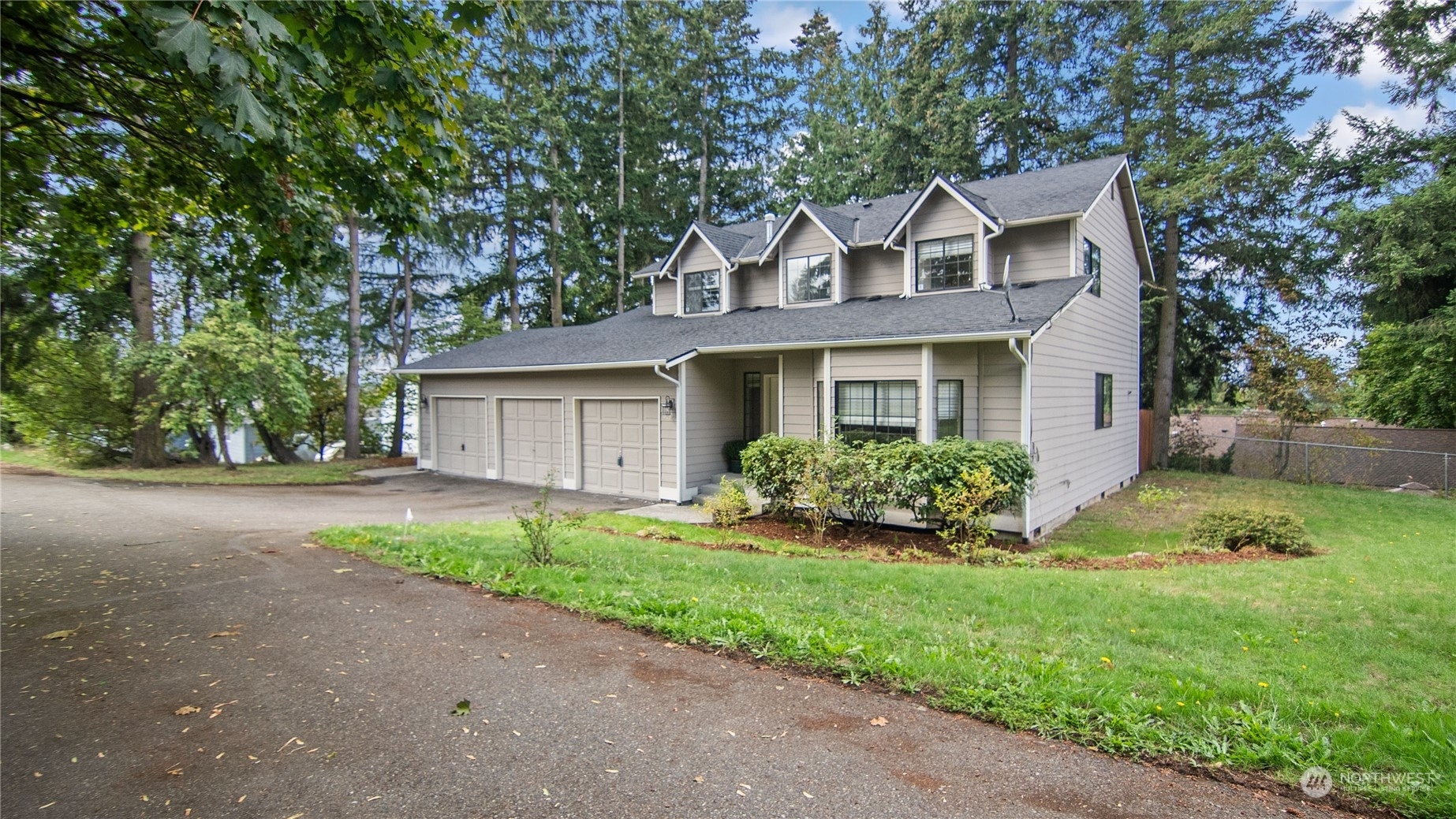 Property Photo:  9424 S 240th Street  WA 98031 