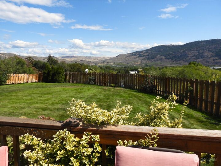 Property Photo:  1401  Home Drive  WA 98844 