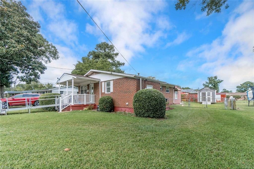 Property Photo:  906 Roosevelt Boulevard  VA 23701 