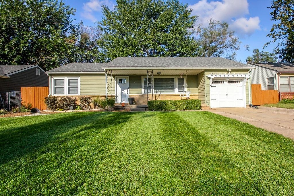 Property Photo: 181 S Stearns Ave KS 67060-1547