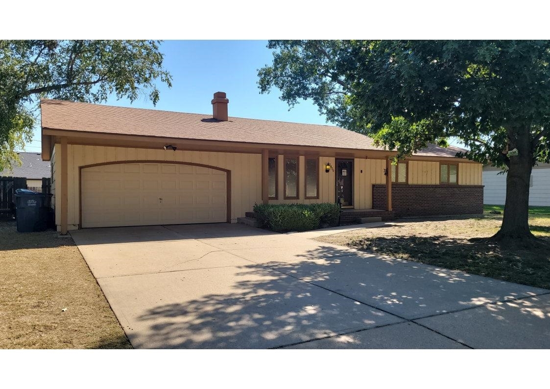 Property Photo:  2406 Rambler Rd  KS 67502-5132 