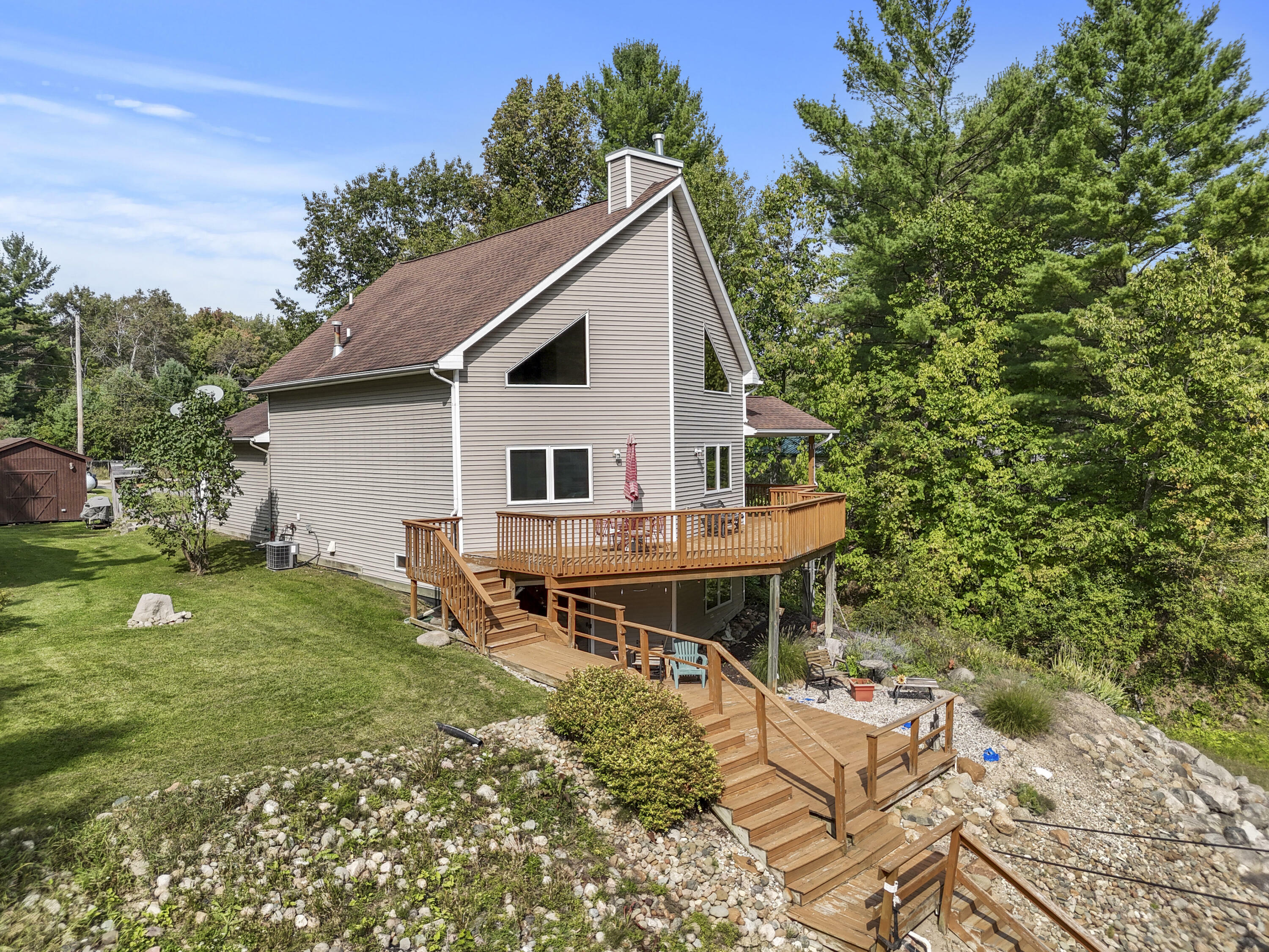 Property Photo:  1724 Middle Point Drive  MI 48610 