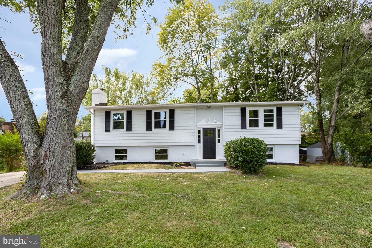 Property Photo:  108 Oakridge Drive  VA 22556 