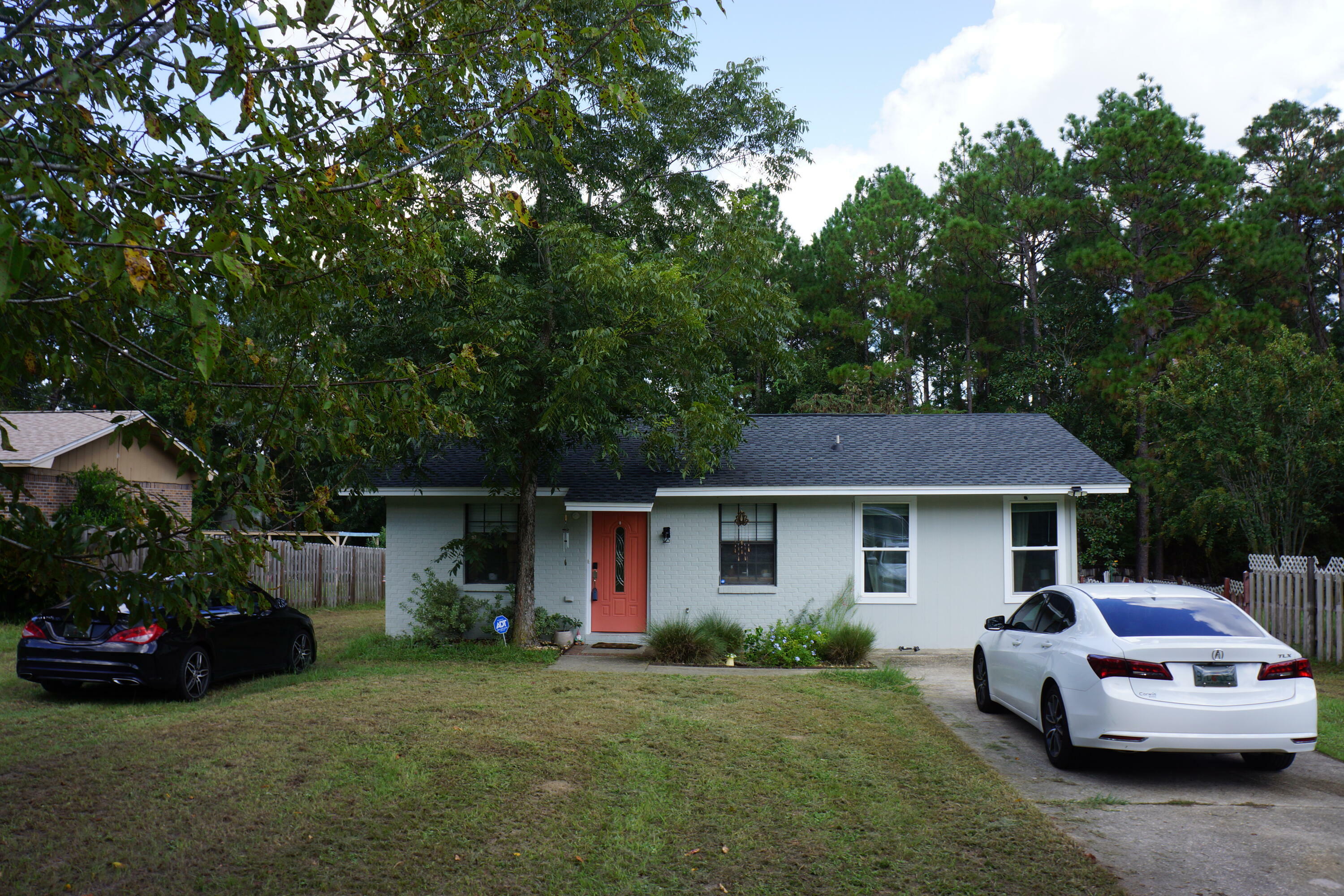 Property Photo:  2913 Aplin Road  FL 32539 