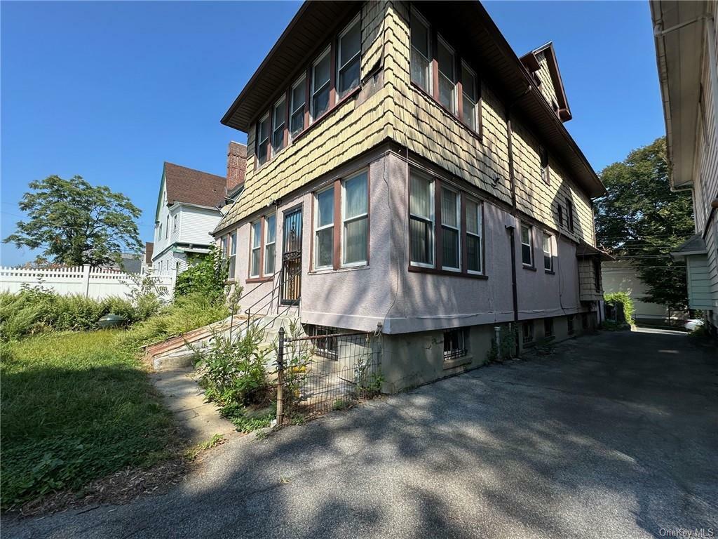 Property Photo:  118 Vista Place  NY 10550 