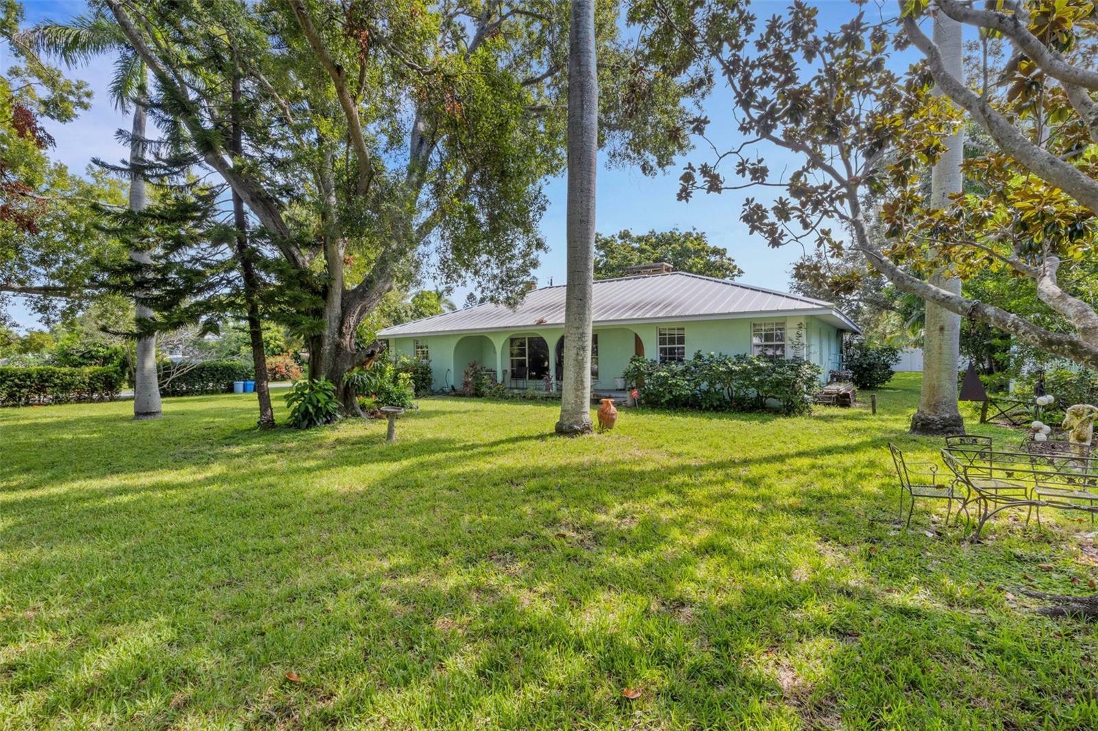 Property Photo:  2403 Palma Sola Boulevard  FL 34209 