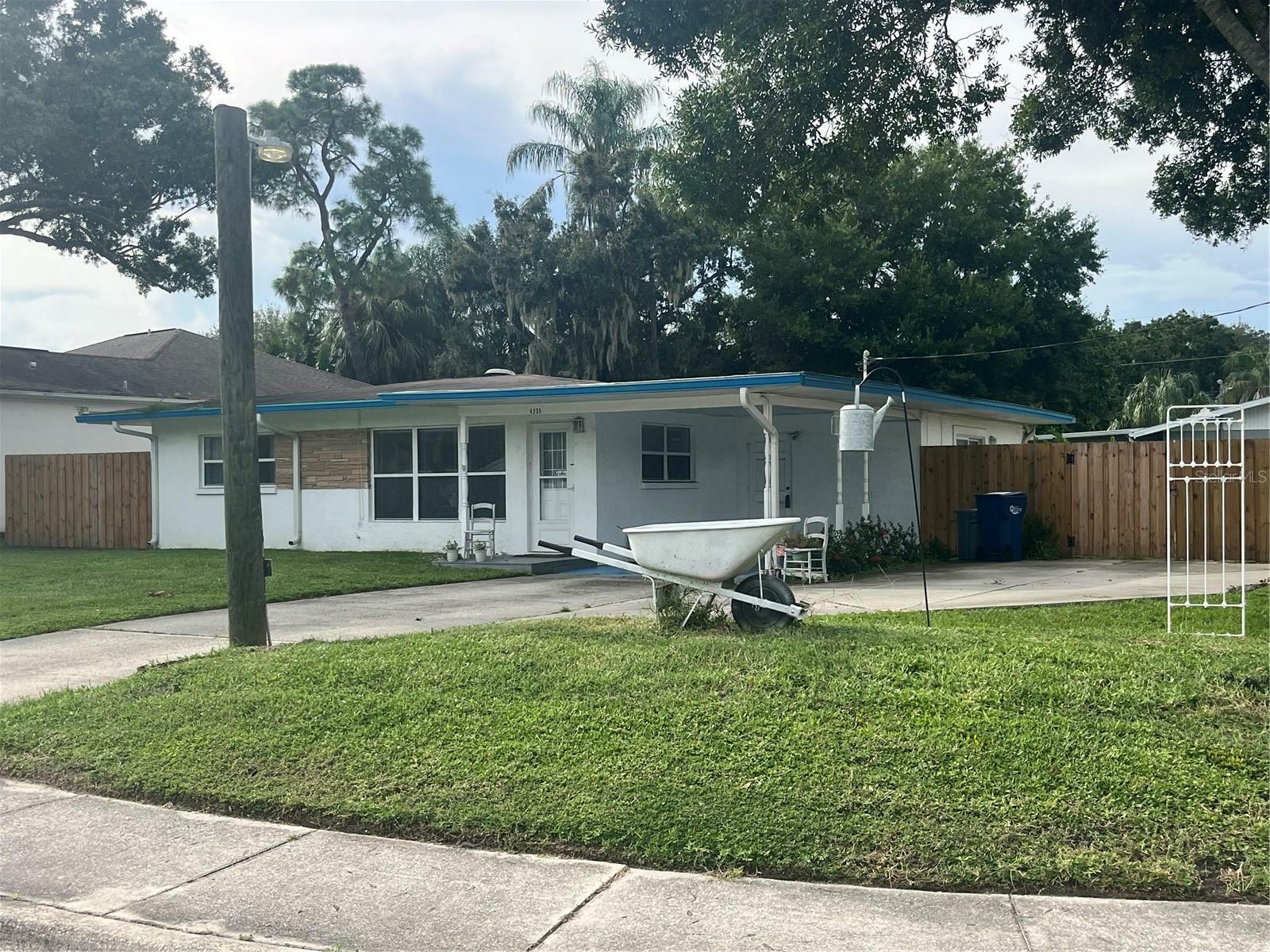 Property Photo:  4235 3rd Avenue E  FL 34208 