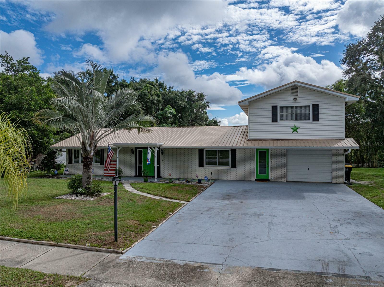 Property Photo:  515 Lorraine Circle  FL 33853 