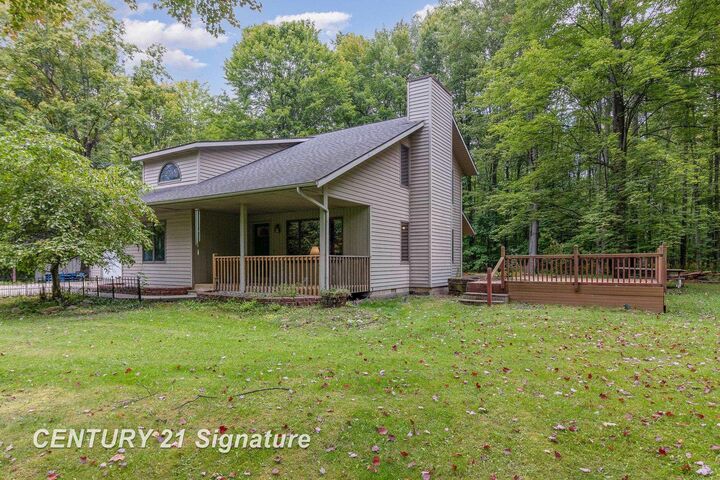 4423 McCulloch Road  Beaverton MI 48612 photo