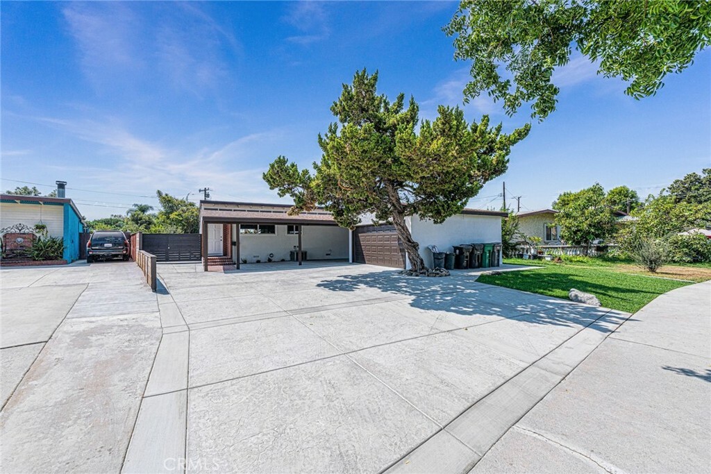 Property Photo:  10811 Mayes Drive  CA 90604 