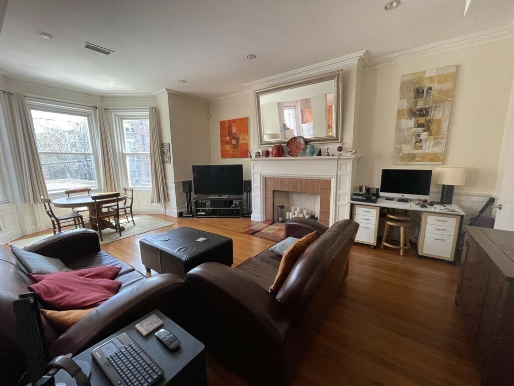 Property Photo:  1757 Beacon Street 1  MA 02445 