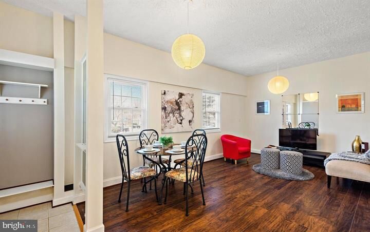 Property Photo:  19129 Kinglet Place  MD 20879 
