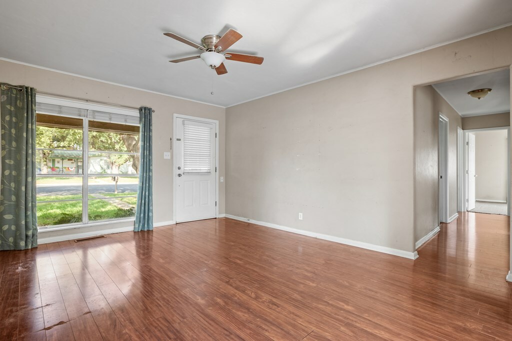 Property Photo:  329 Mulberry St  TX 78624 