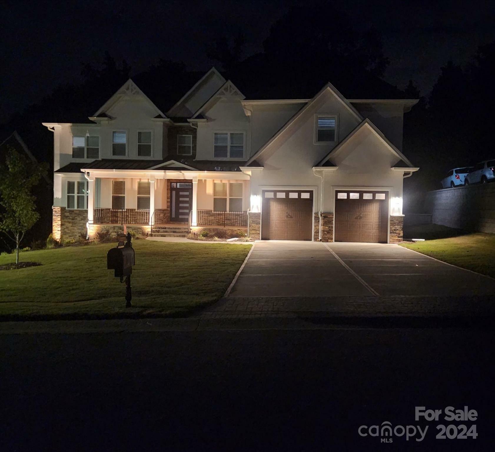 Property Photo:  15818 Sparrowridge Court  NC 28278 