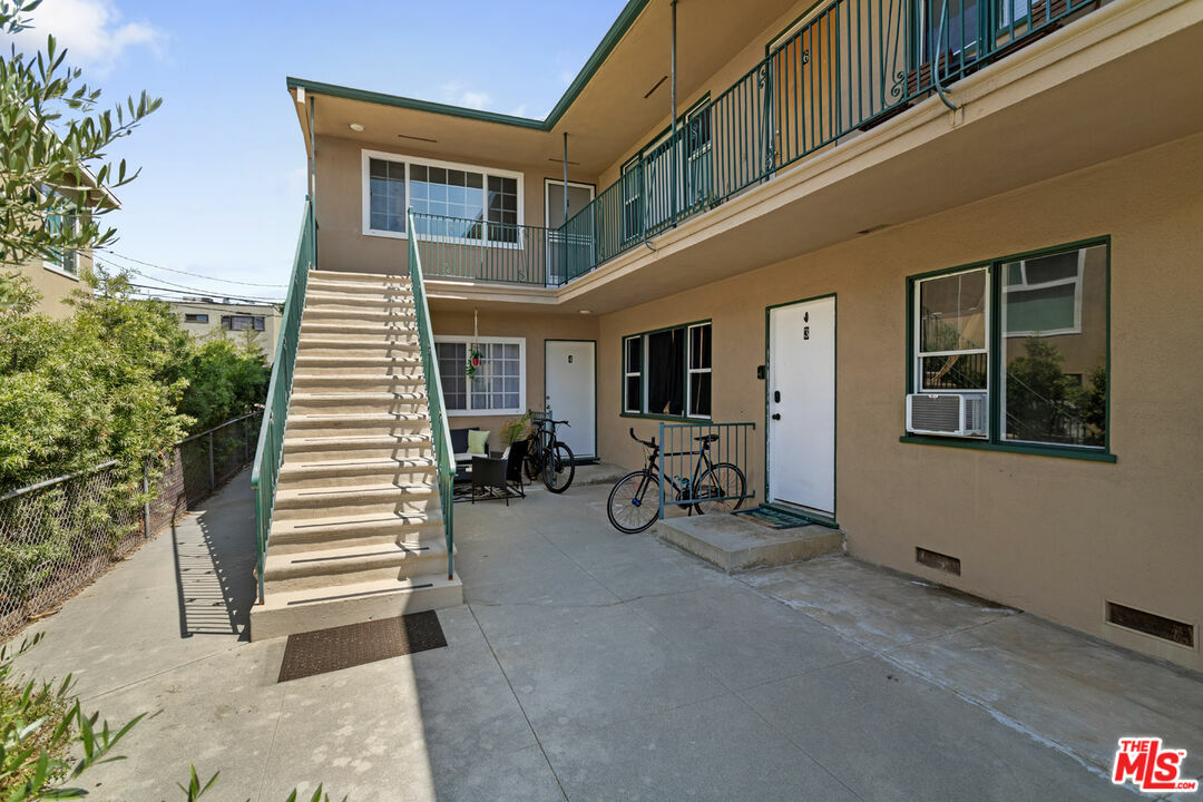 Property Photo:  1437 Harvard St 7  CA 90404 