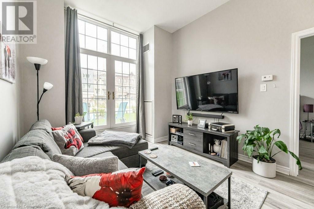 Property Photo:  135 James Street South  ON L8P 2Z6 