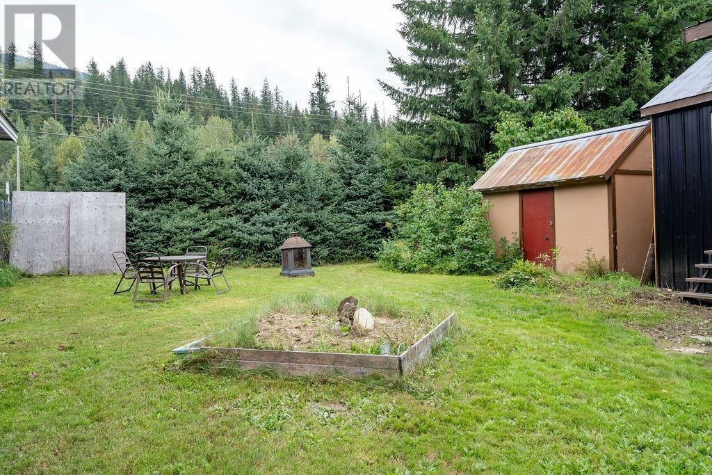 Property Photo:  241 23 Highway North  BC V0E 2S0 