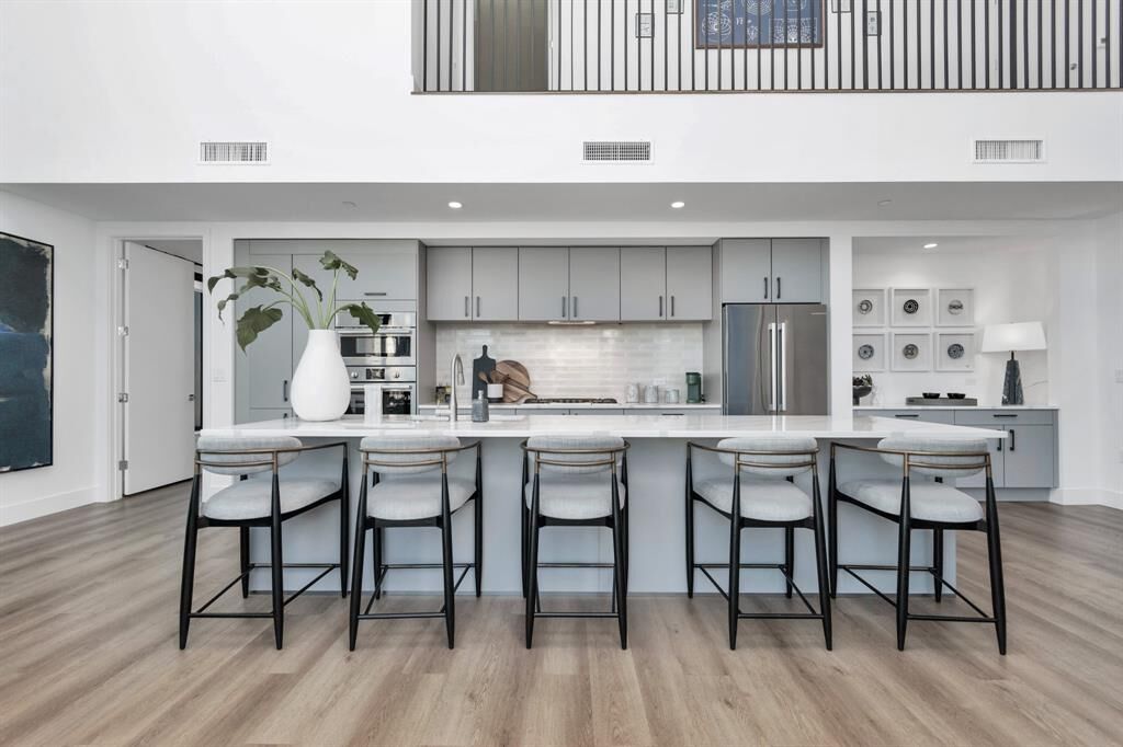 Property Photo:  808 Crawford Street 2713  TX 77010 