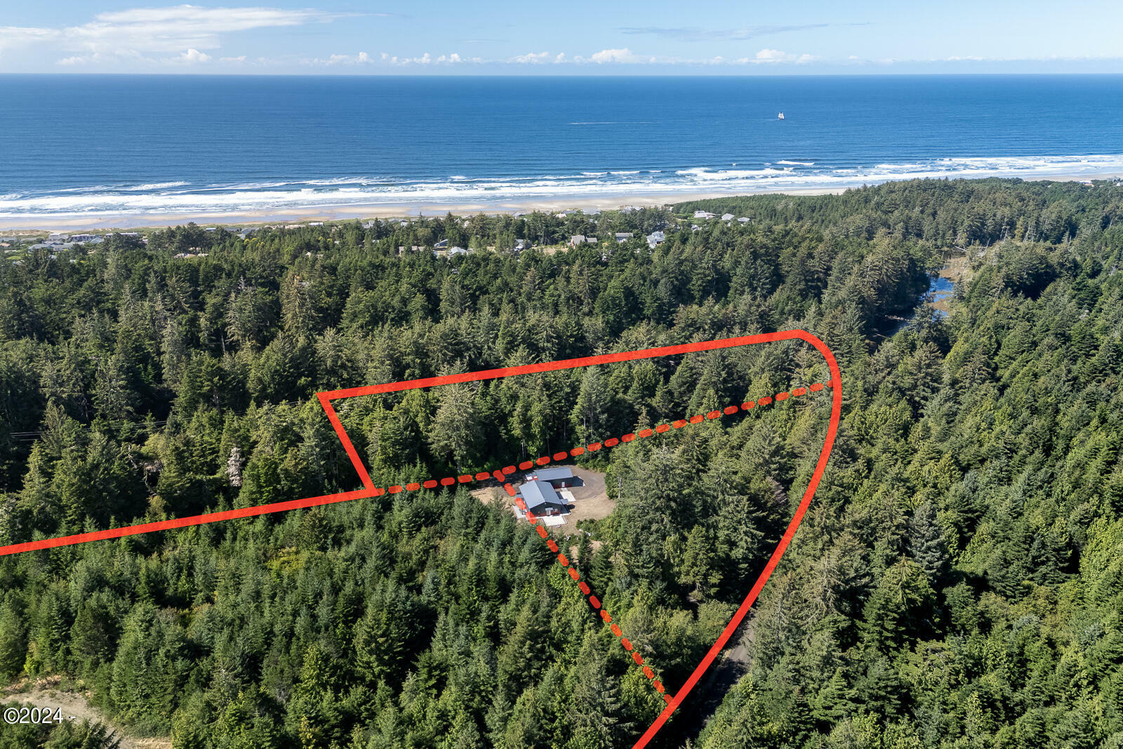 Property Photo: 32 NW Legion Road OR 97394