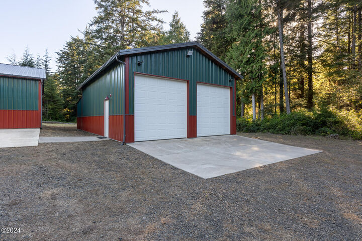 Property Photo:  32 NW Legion Road  OR 97394 