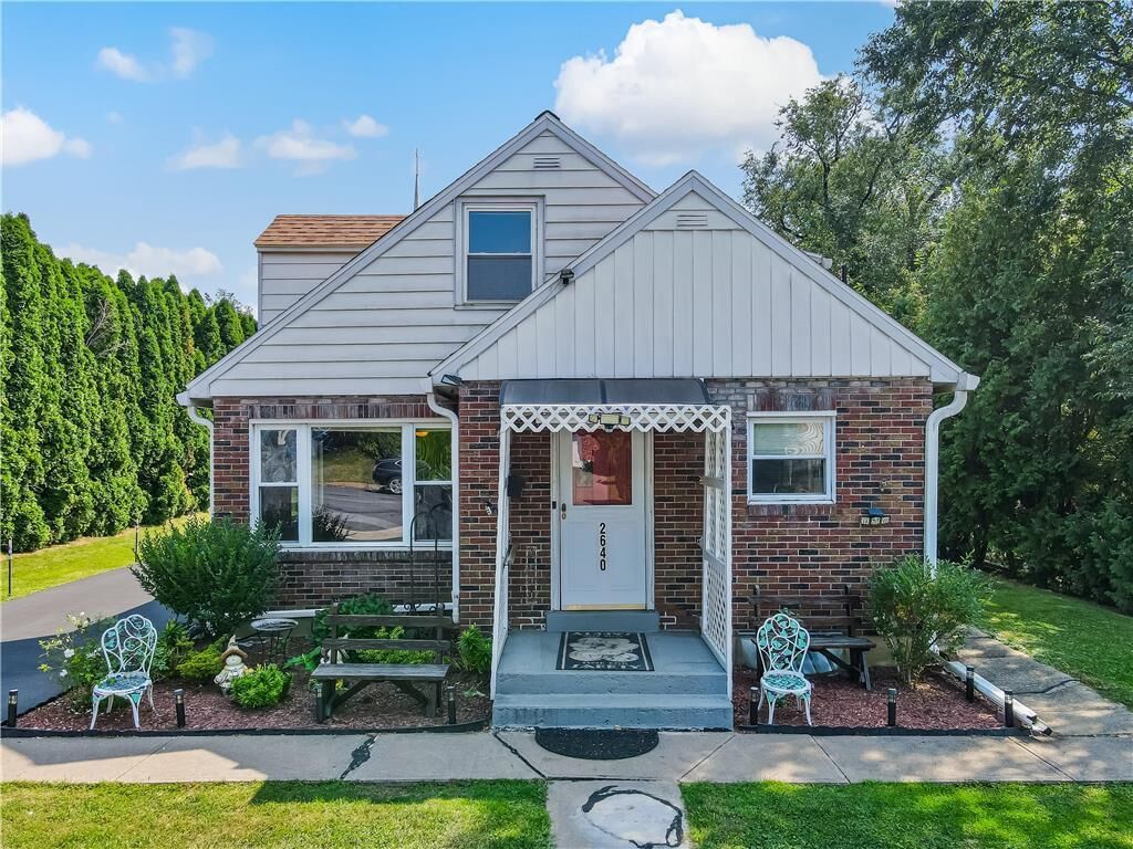 Property Photo:  2640 West Walnut Street  PA 18104