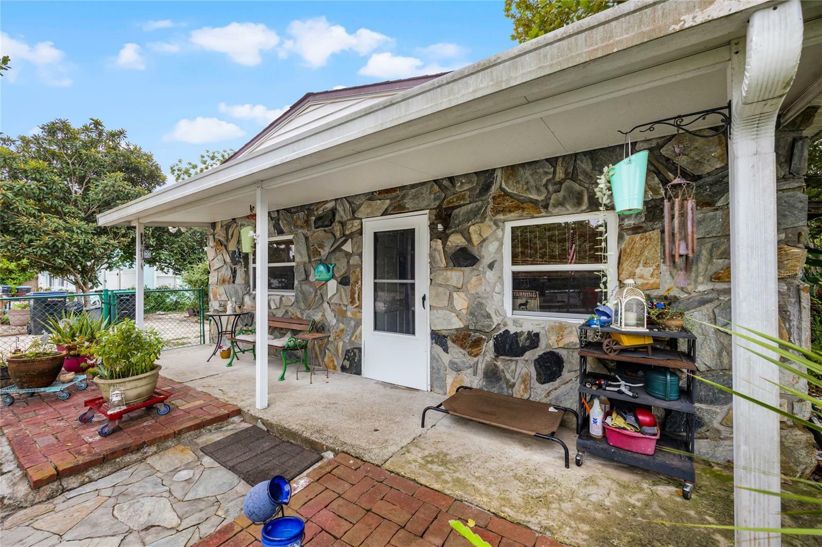 Property Photo:  10412 Groton Street  FL 32817 