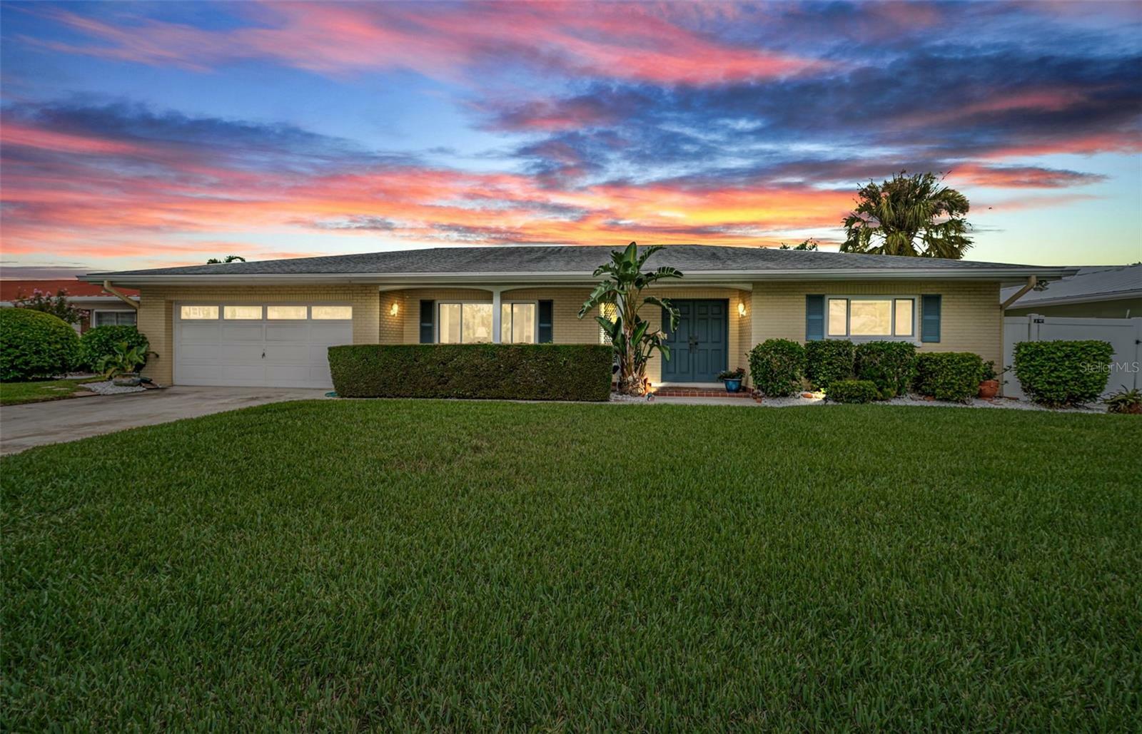 Property Photo: 3938 Versailles Drive FL 33634