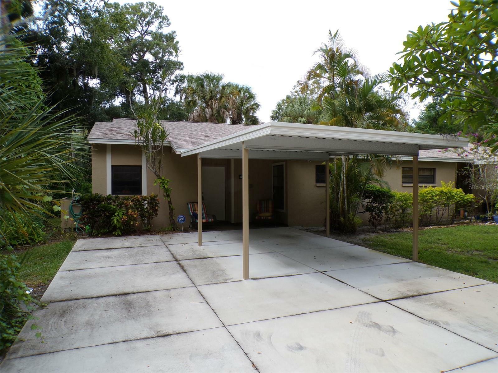 Property Photo: 4973 Village Gardens Drive 50 FL 34234