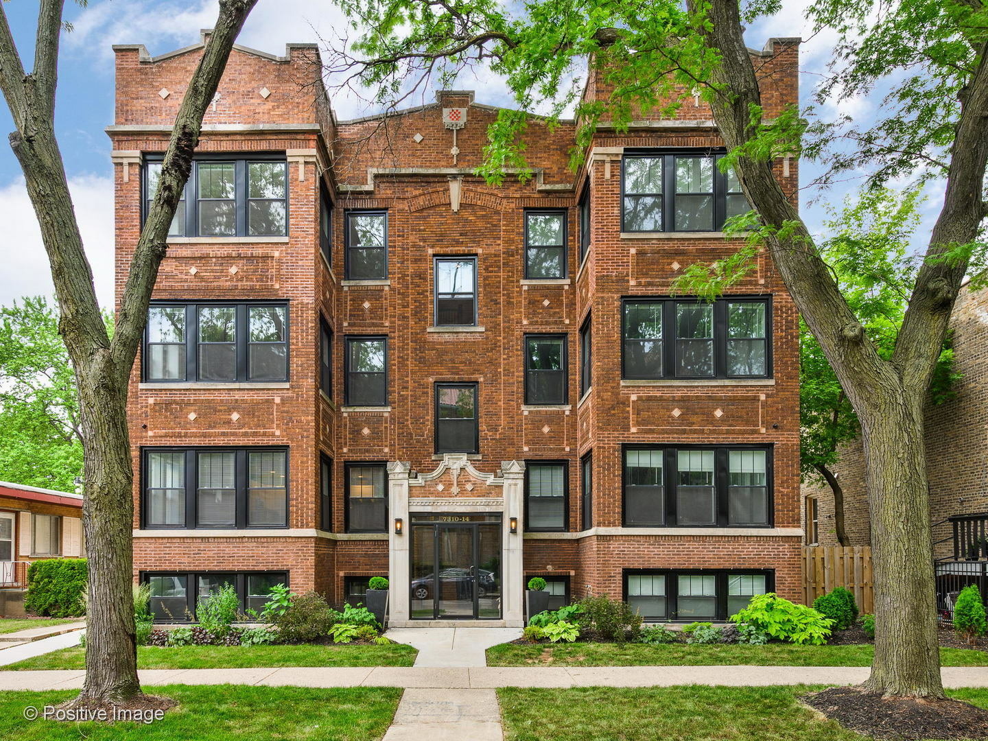 Property Photo:  7310 N Claremont Avenue 3N  IL 60645 