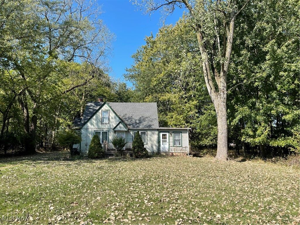 Property Photo: 1902 Ford Road OH 44035