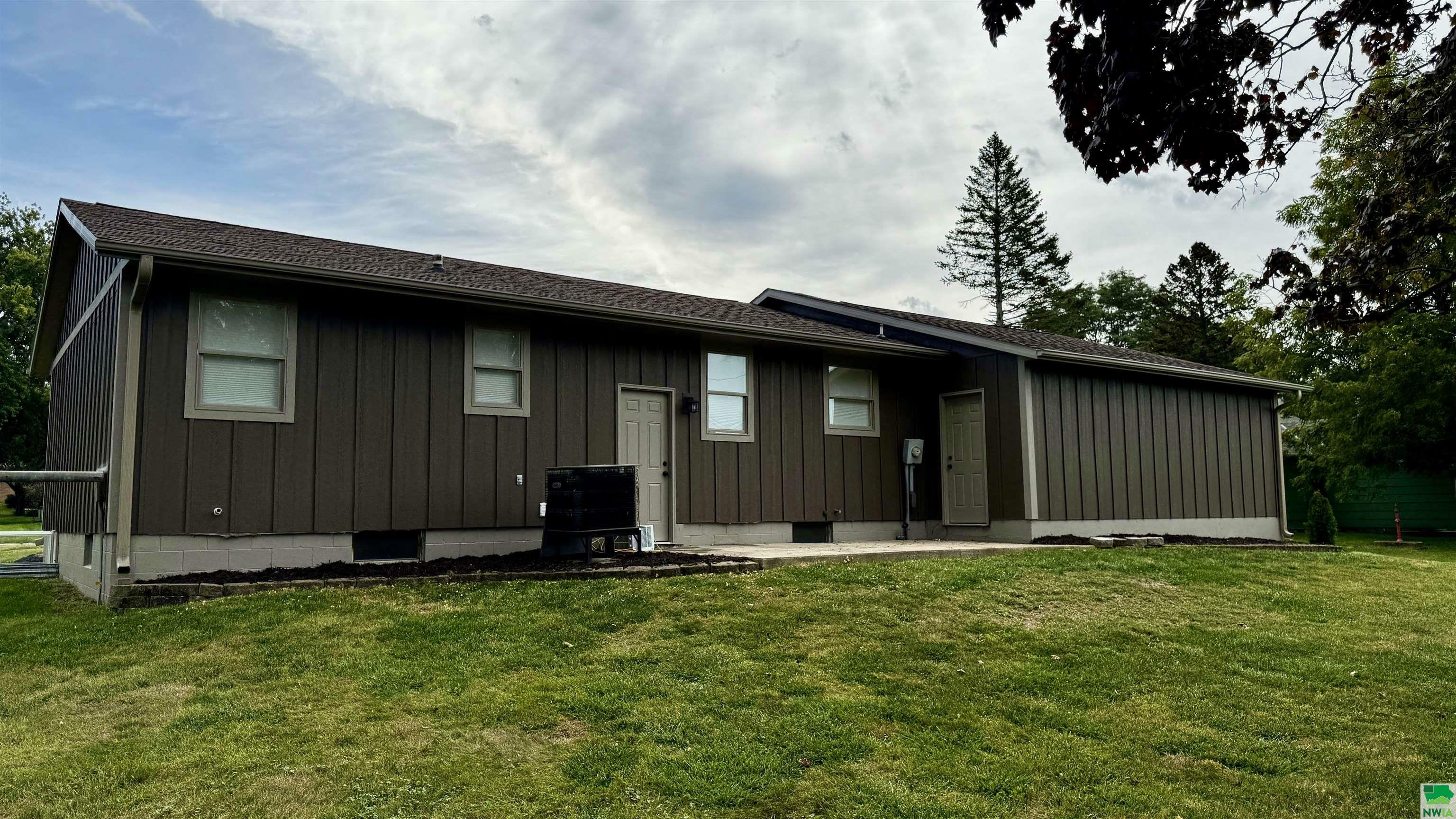 Property Photo:  215 N 6th Avenue  IA 51201 