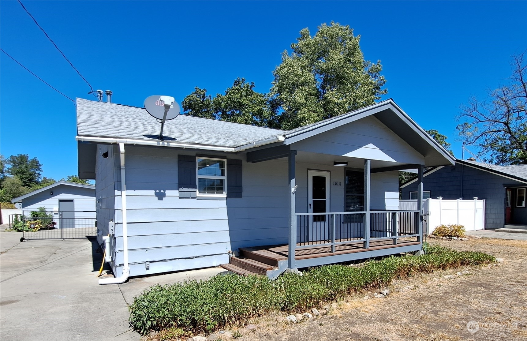 Property Photo:  10111 E Broadway Avenue  WA 99206 