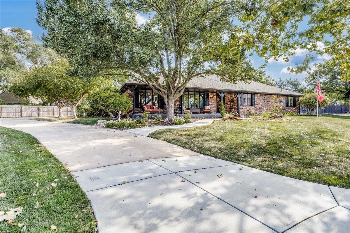 Property Photo:  1552 N Lawrence Ct  KS 67206 