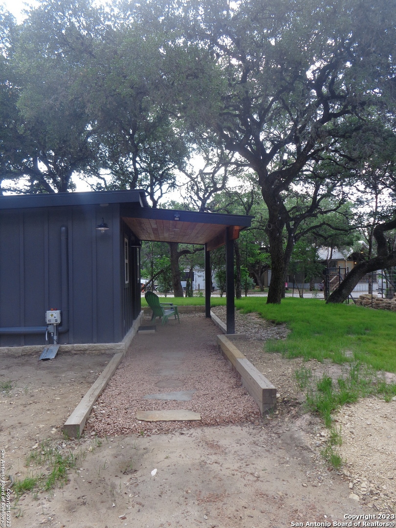 Property Photo:  1009 Edgewater Falls  TX 78133 