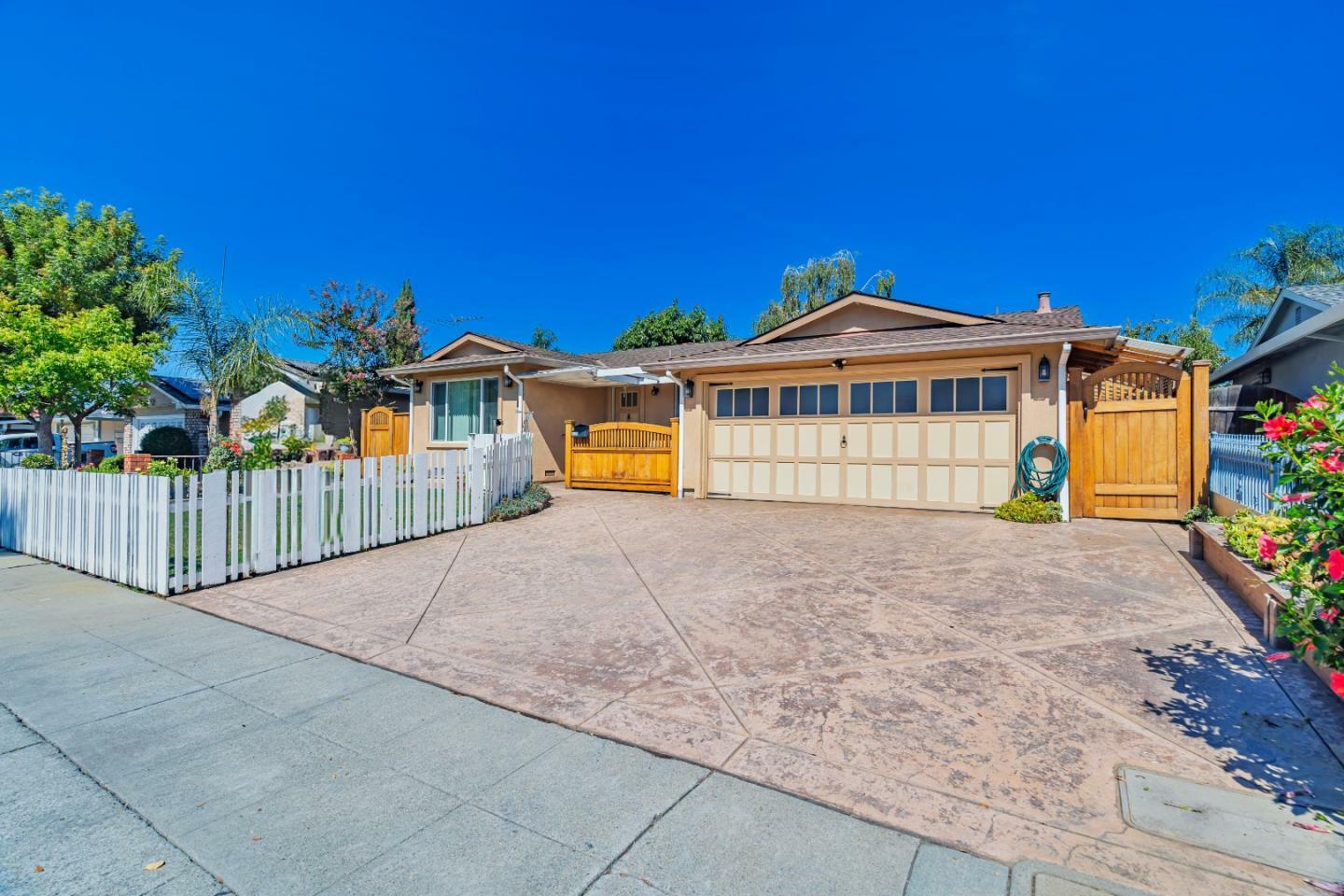 Property Photo:  2620 Lanier Lane  CA 95121 