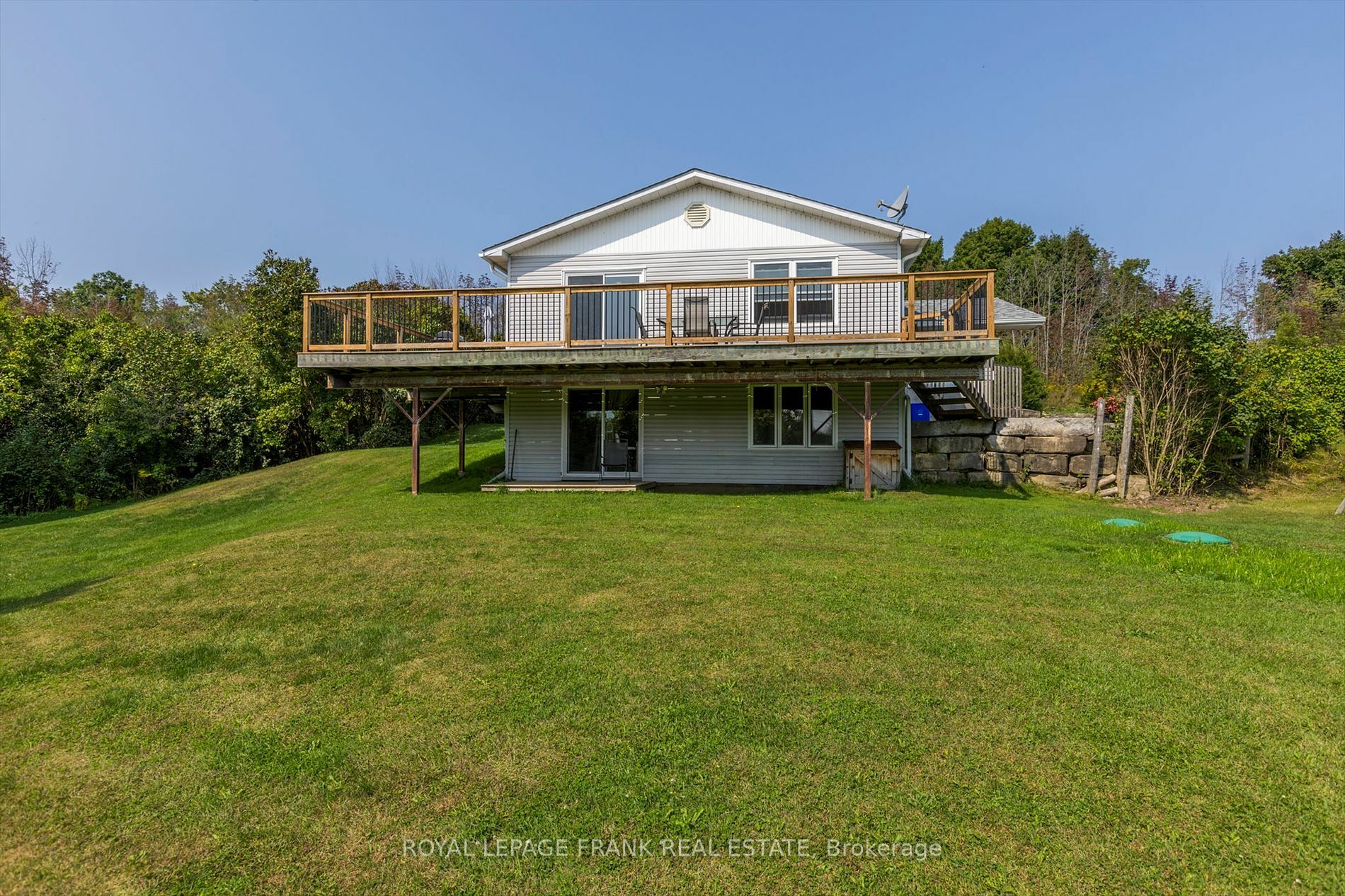 Photo de la propriété:  2028 Youngs Point Rd  ON K0L 2H0 