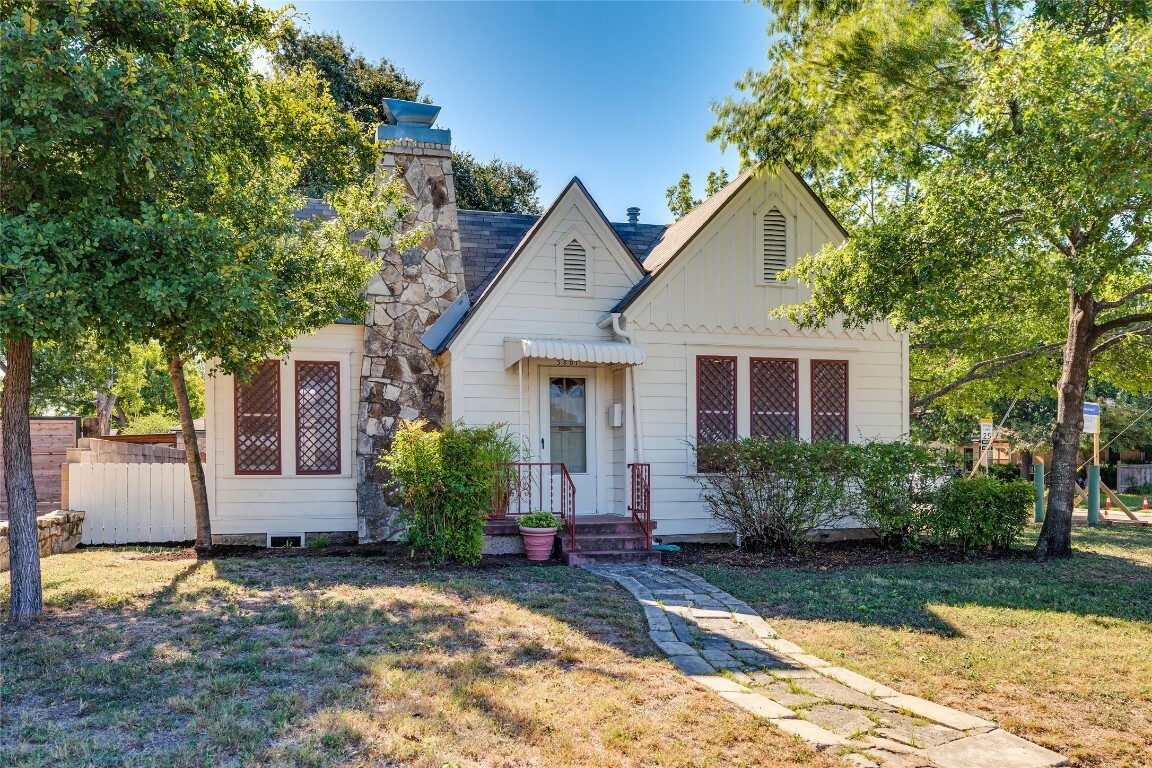 Property Photo:  3801 Red River Street  TX 78751 