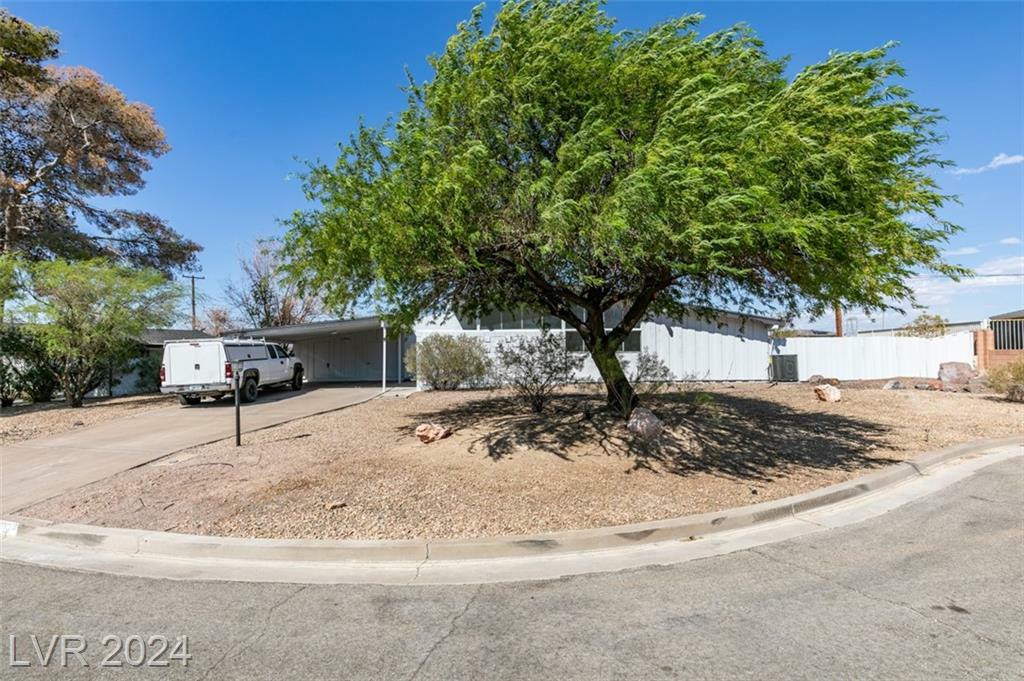 Property Photo:  622 Saint Andrews Road  NV 89015 