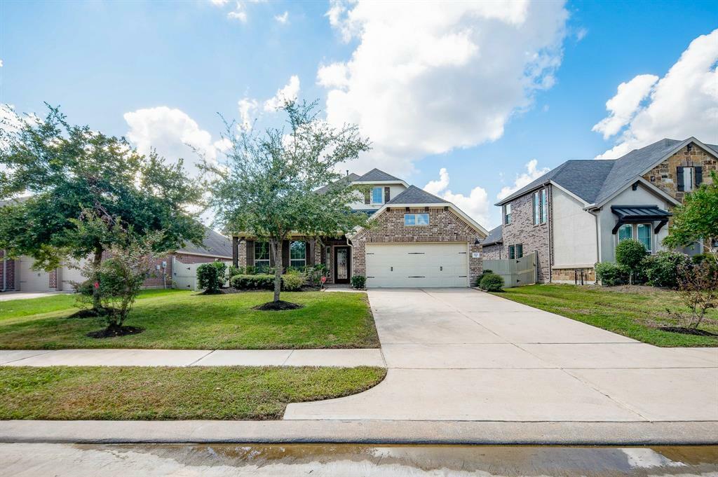 Property Photo:  122 Round Lake Drive  TX 77469 