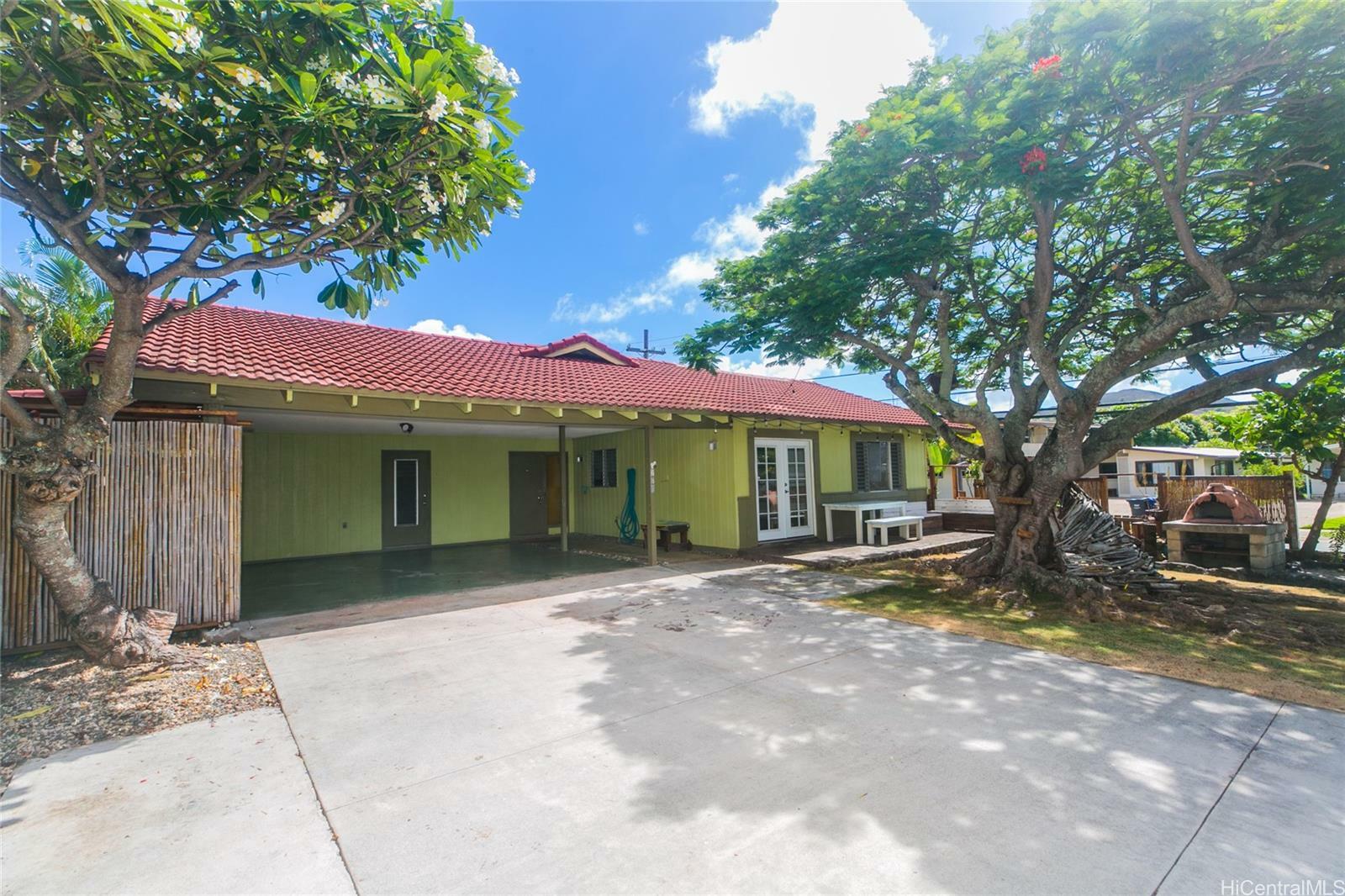 Property Photo:  687 Akoakoa Street  HI 96734 