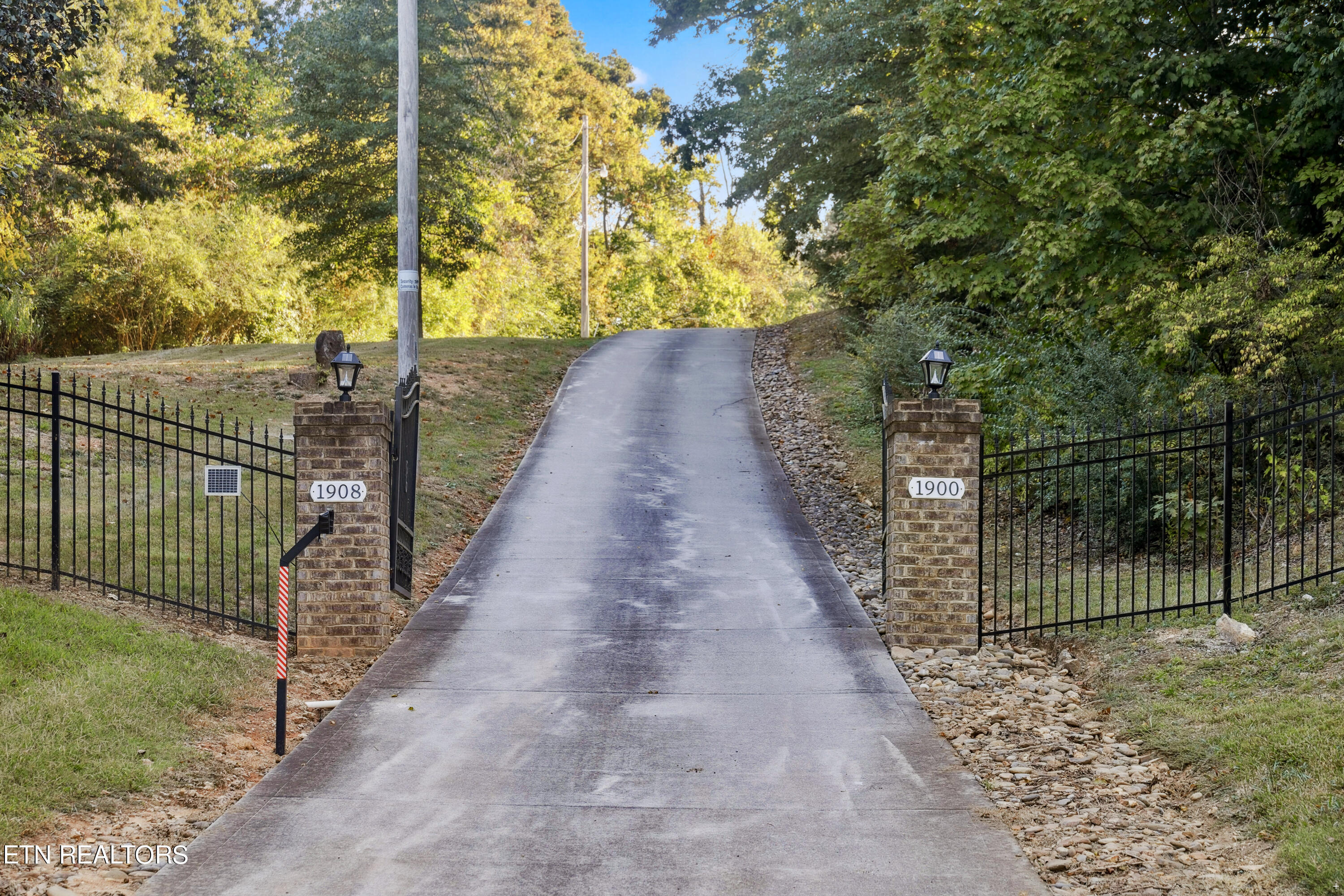 Property Photo: 1908 Schaeffer Rd TN 37932