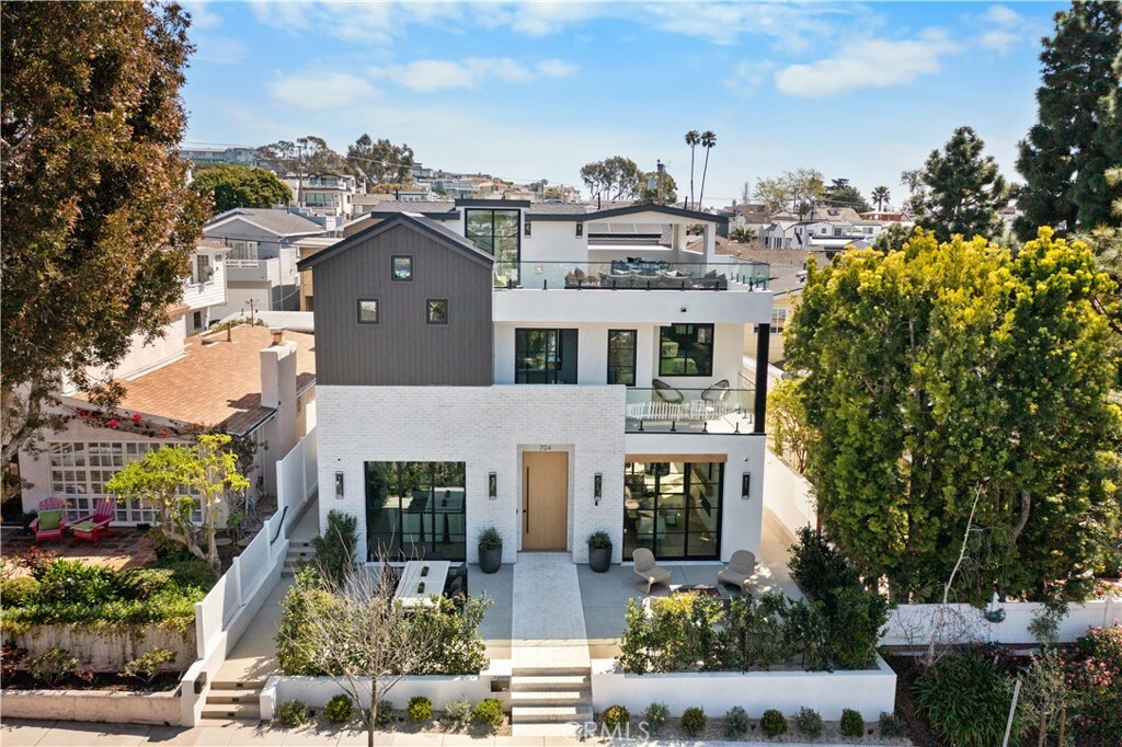 Property Photo: 704 Orchid Avenue CA 92625