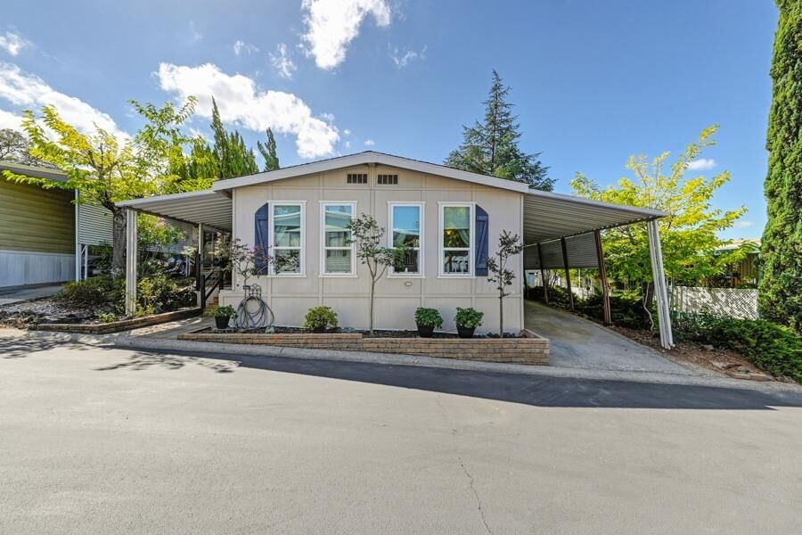 MLS#224103516: 1629 Tulip Circle 109, Auburn, CA 95603