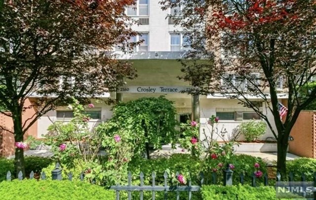 Property Photo:  2160 Center Avenue 5E  NJ 07024 