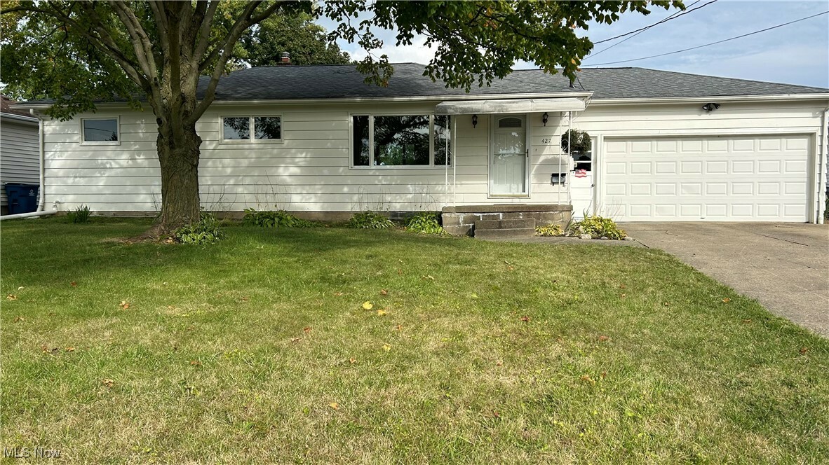 Property Photo:  427 Wellman Avenue  OH 44420 