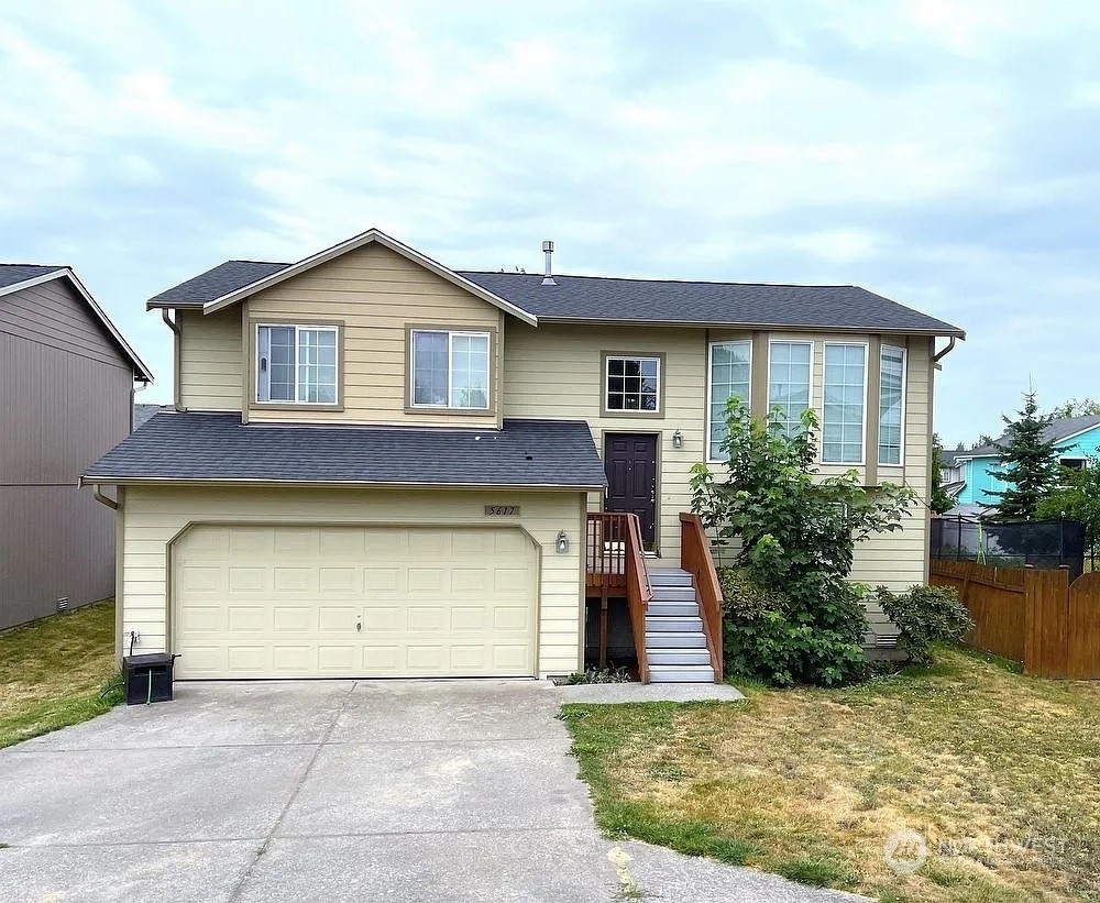 Property Photo:  5617 104th Place NE  WA 98270 