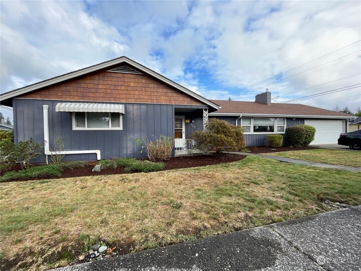 Property Photo:  602 E I Street  WA 98584 