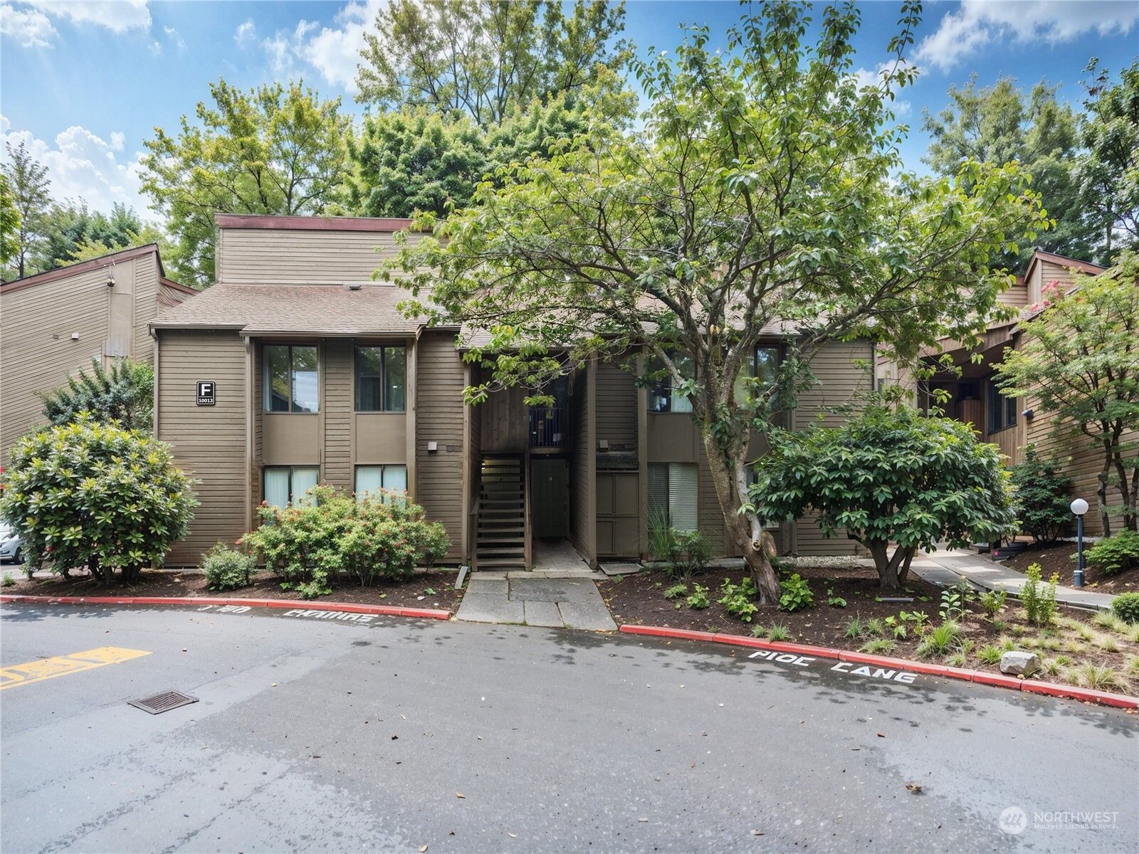 Property Photo:  10013 NE 123rd Street F/A  WA 98034 